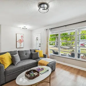 Heated Pool! Paradise In Midtown 3b2b Holiday home Tampa